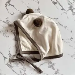 【美品】アイボリー ポンポン付きベビー帽子
