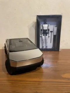 最終値引きTesla Cybertruck 1/18&オプティマスセット - メルカリ