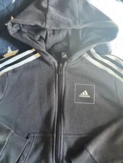 adidas 120cm 黒パーカー