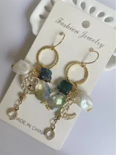 月ラインストーン　偏光パール　ジャラジャラピアス　イヤリング