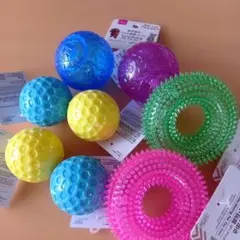 ダイソー 音が出るペット玩具 ドーナッツ ボール おもちゃ 6個のサムネイル