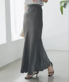 【美品】きらきらサテンロングナロースカート ブラウン 38 ラブティックボンボン