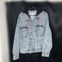 Bershkaライトブルーデニムジャケット取り外しフード付きのサムネイル