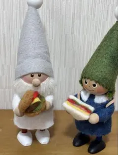 シェフの帽子をかぶった白いぬいぐるみ コック帽のシェフ大集合〜🍳 料理人の世界選手権！ドゥボーイは双子で
