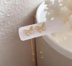 ♥️人気商品♥️おしゃれ　レディース　蝶々ピアス　ゴールド　可愛い　バタフライ