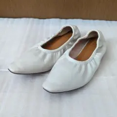 ギャザーパンプス　ローヒール　r.p.s