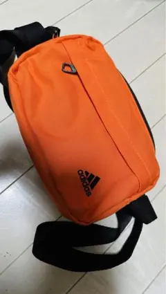adidas ボディバッグ