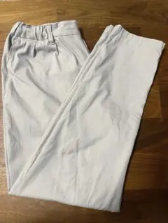 テーパードパンツ