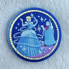 ✴︎シンデレラ✴︎ ディズニー　刺繍缶バッチ