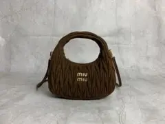 MIUMIU ミュウミュウ 女性用バッグです MIUMIUハンドバッグ5K