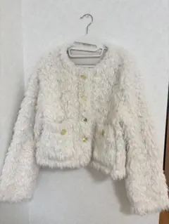 ゴールドボタンノーカラーファージャケット