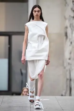 Item thumbnail for item 9866b906-739e-4381-9613-b50442a74a3c