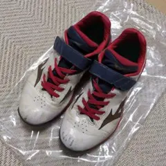 Mizuno トレーニング／アップシューズ　ホワイト/レッド/ネイビー22センチ