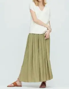 UNIQLOワッシャーサテンスカートパンツ