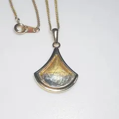 ネックレス　ペンダント　金色　和紙　虹色に光る貝がら　扇型　和風