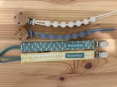 おしゃぶりホルダー 4本セット