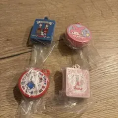 サンリオ　クッキー缶　カプセルトイ　4個セット