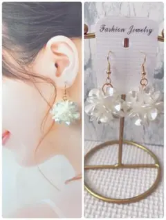 ハンドメイドピアス❤️大人可愛い❤️ホワイト編みフラワーピアス❤️華やか　大ぶり　上品