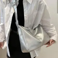 shein シルバー レザー風　ショルダーバッグ