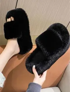 ブラックファー厚底サンダル