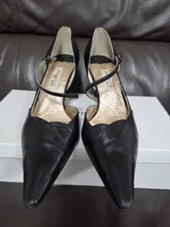 卑弥呼　elegant ブラック ポインテッドトゥ ハイヒール　25センチ