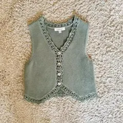 グリーン ニットベスト ボタン付き