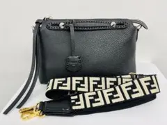 FENDI バイザウェイセレリア　ブラックレザーショルダーバッグ ロゴストラップ