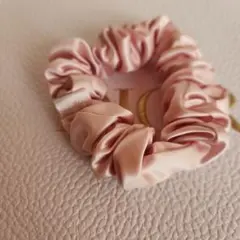 Diorノベルティシュシュ