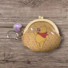 【新品未使用】くまのプーさん ハニカムイエローポーチ ハートチャーム