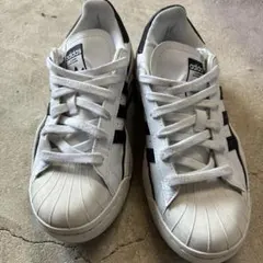 adidas ホワイト/ブラック スニーカー