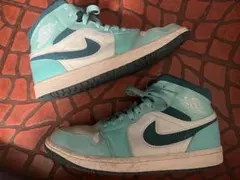 Nike Air Jordan 1 Mid SE