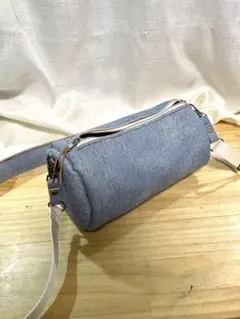 筒形ショルダーバッグ　デニムレザー水色