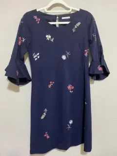 ★刺繍花柄膝丈ワンピース