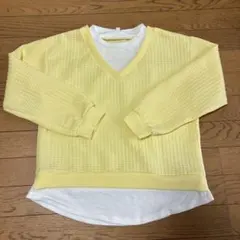 イエロー長袖トップス