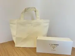 PRADA プラダ　ノベルティ　ミニトート　エコバッグ　ホワイト　箱付き