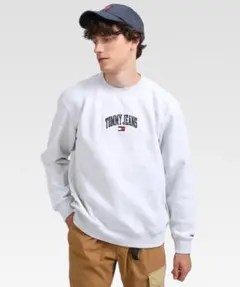 【値下げ】TOMMY JEANS リラックスカレッジスウェット ホワイト XLのサムネイル