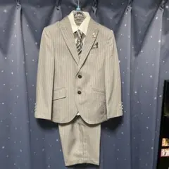 子供用120センチスーツホワイトシャツ ネクタイ付き