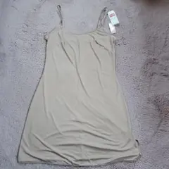 ウィング　ベージュ ストレッチスリップ サイドスリット付き