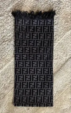 FENDI ズッカ柄 マフラー ブラック グレー - メルカリ
