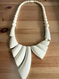 アイボリービンテージネックレス　材質　歯風 ネックレス ホワイト
