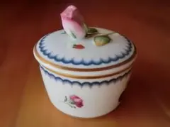 花柄陶器皿とドーム型蓋セット 花柄陶器皿とドーム型蓋セット - メルカリ