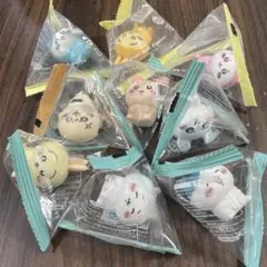 ちいかわ　モモンガ　うさぎ　古本屋　ラッコ　インテリアミニフィギュア　パジャマ