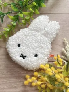Miffy ミッフィー ボア ポーチ ホワイト