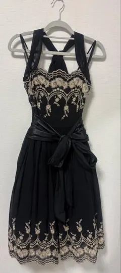 Aimer エメ　結婚式　パーティードレス(ペチコート付き)