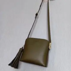 Ungrid　オリーブ色 フリンジ付きショルダーバッグ