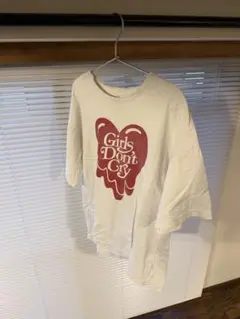 値下げ中　Girls Don't Cry Tシャツのサムネイル