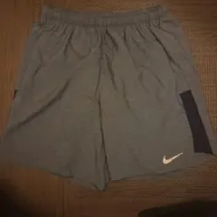 Nike DRI-FIT ショートパンツ ネイビー Mサイズ