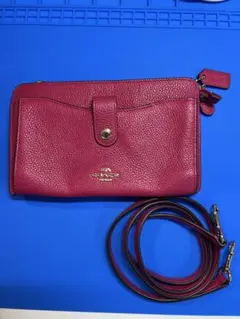 COACH ショルダーバッグ ピンク　チャーム　カード入れ付き　ウォレット