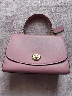 コーチ　ピンク レザー ハンドバッグ フラップ式