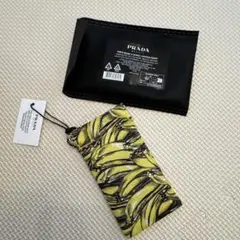 PRADA バナナ柄 ナイロンリップポーチ